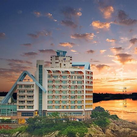 Mohang Haenaru Family Hotel Landkreis Landkreis Buan Exterior foto