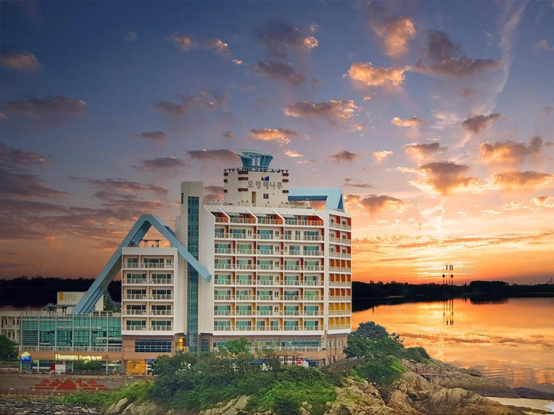 Mohang Haenaru Family Hotel Landkreis Landkreis Buan Exterior foto